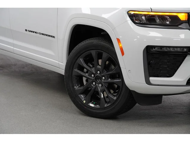 Nuevos JEEP GRAND CHEROKEE L à Estados chez autogozo