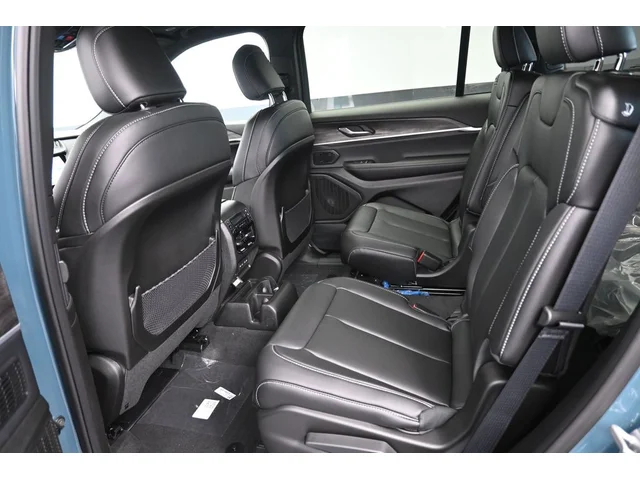 Nuevos JEEP GRAND CHEROKEE L à Estados chez autogozo
