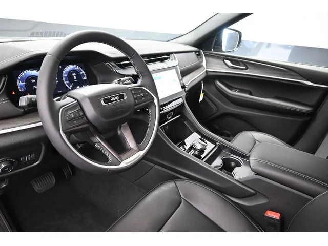 Nuevos JEEP GRAND CHEROKEE L à Estados chez autogozo