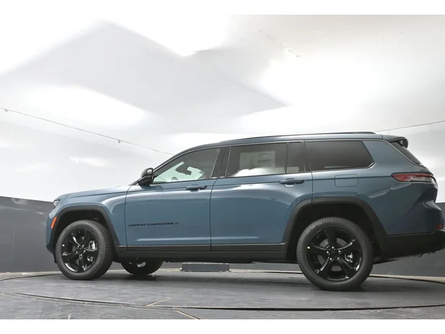 Nuevos JEEP GRAND CHEROKEE L à Estados chez autogozo