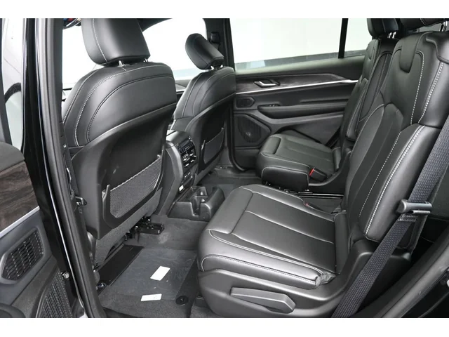 Nuevos JEEP GRAND CHEROKEE L à Estados chez autogozo