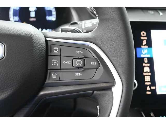 Nuevos JEEP GRAND CHEROKEE L à Estados chez autogozo