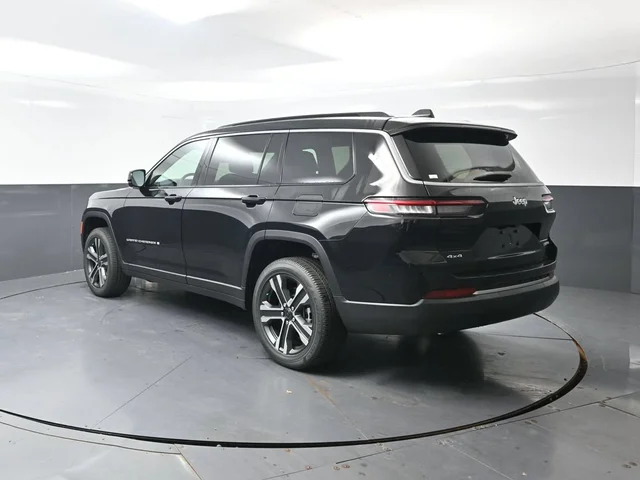 Nuevos JEEP GRAND CHEROKEE L à Estados chez autogozo