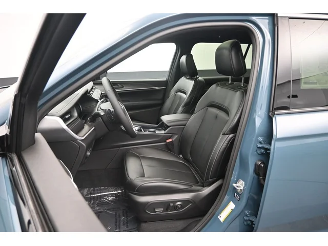Nuevos JEEP GRAND CHEROKEE L à Estados chez autogozo