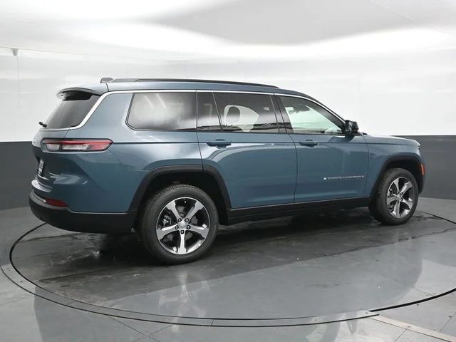 Nuevos JEEP GRAND CHEROKEE L à Estados chez autogozo