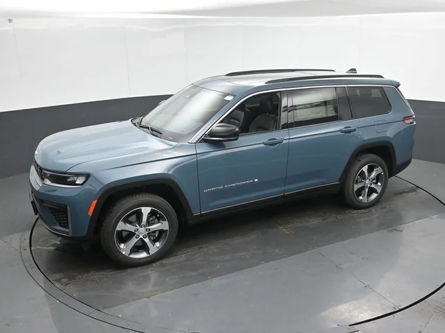 Nuevos JEEP GRAND CHEROKEE L à Estados chez autogozo