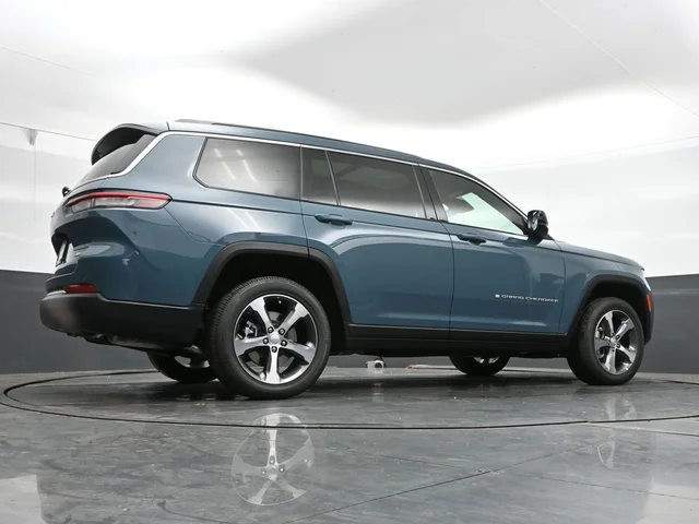 Nuevos JEEP GRAND CHEROKEE L à Estados chez autogozo