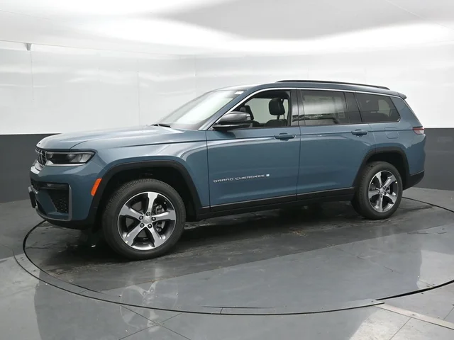 Nuevos JEEP GRAND CHEROKEE L à Estados chez autogozo