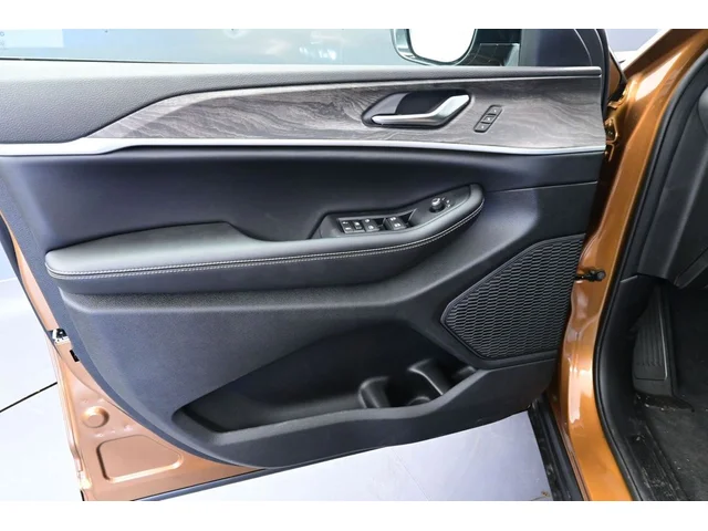 Nuevos JEEP GRAND CHEROKEE L à Estados chez autogozo
