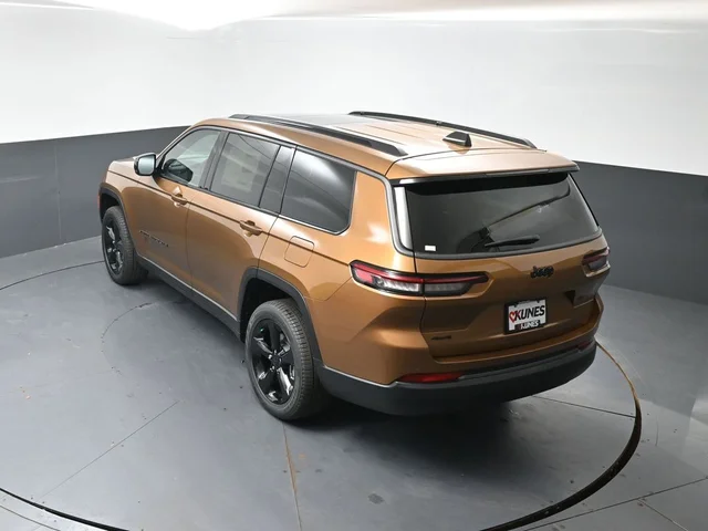 Nuevos JEEP GRAND CHEROKEE L à Estados chez autogozo