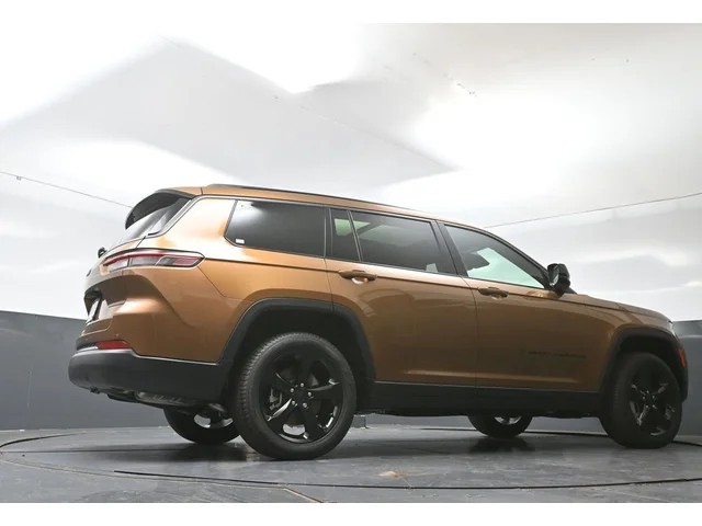 Nuevos JEEP GRAND CHEROKEE L à Estados chez autogozo