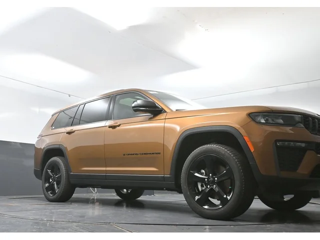 Nuevos JEEP GRAND CHEROKEE L à Estados chez autogozo