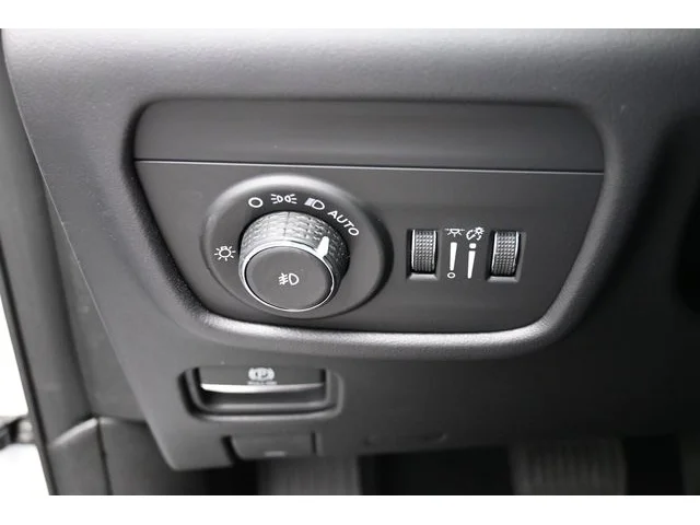 Nuevos JEEP GRAND CHEROKEE L à Estados chez autogozo