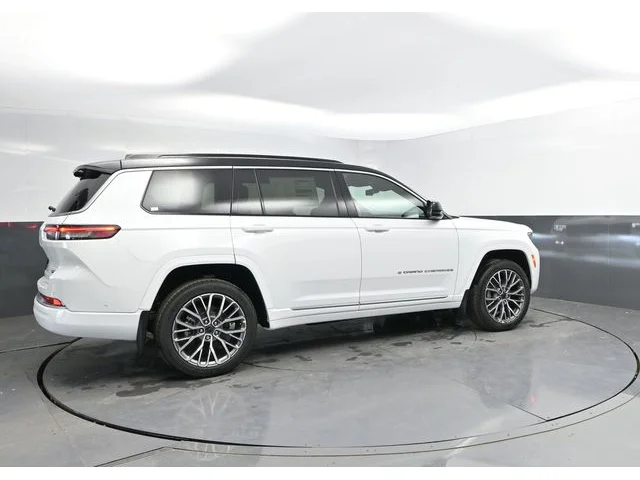 Nuevos JEEP GRAND CHEROKEE L à Estados chez autogozo