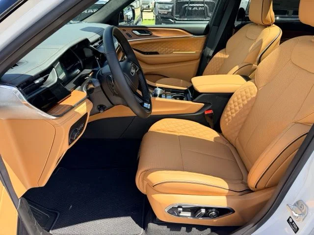 Nuevos JEEP GRAND CHEROKEE L à Estados chez autogozo