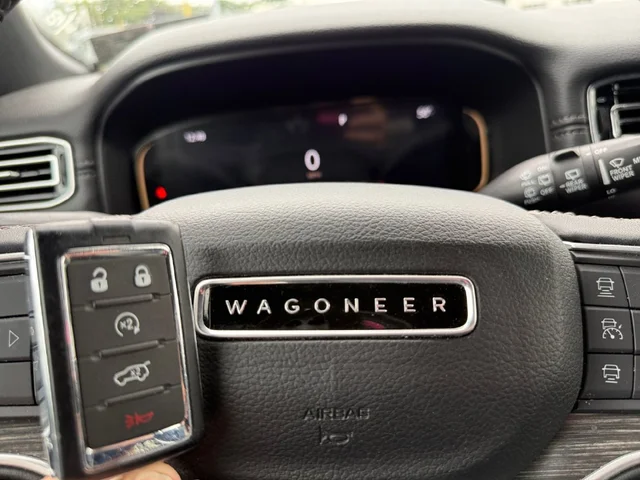 SEMINUEVOS JEEP Wagoneer L a Estados en autogozo