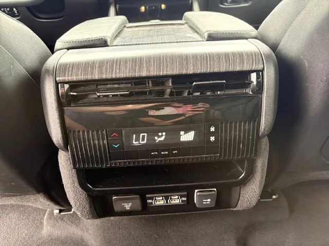 SEMINUEVOS JEEP Wagoneer L a Estados en autogozo