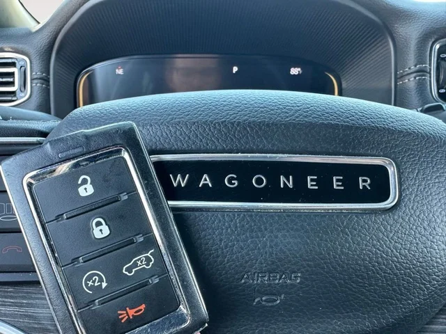 SEMINUEVOS JEEP Wagoneer L a Estados en autogozo