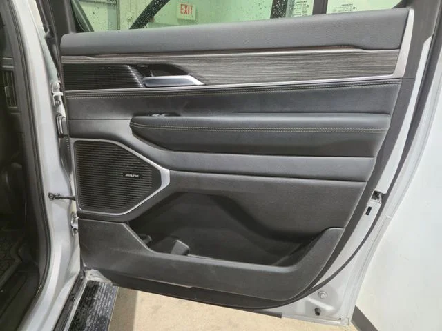 SEMINUEVOS JEEP Wagoneer L a Estados en autogozo