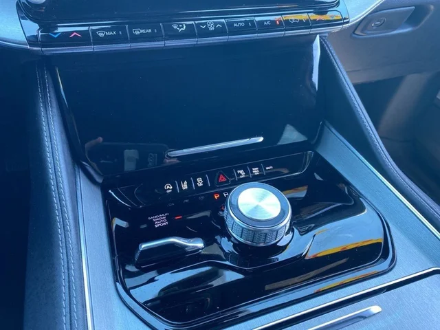 SEMINUEVOS JEEP Wagoneer a Estados en autogozo