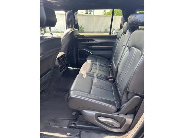 SEMINUEVOS JEEP Wagoneer a Estados en autogozo