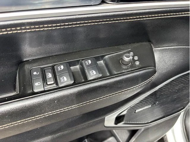 SEMINUEVOS JEEP Wagoneer a Estados en autogozo