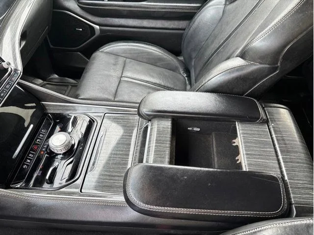 SEMINUEVOS JEEP Wagoneer a Estados en autogozo