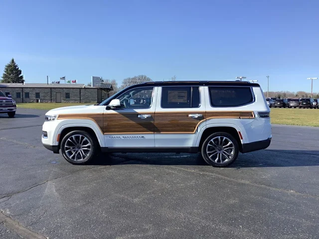 SEMINUEVOS JEEP Grand Wagoneer a Estados en autogozo
