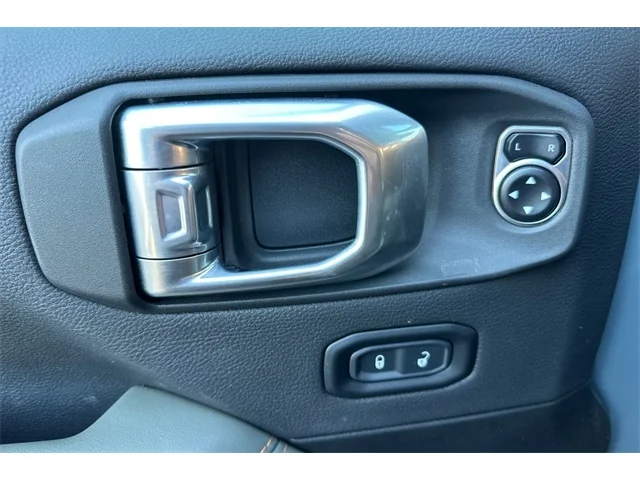 SEMINUEVOS JEEP Gladiator at ELK GROVE in Elk Grove Buick GMC