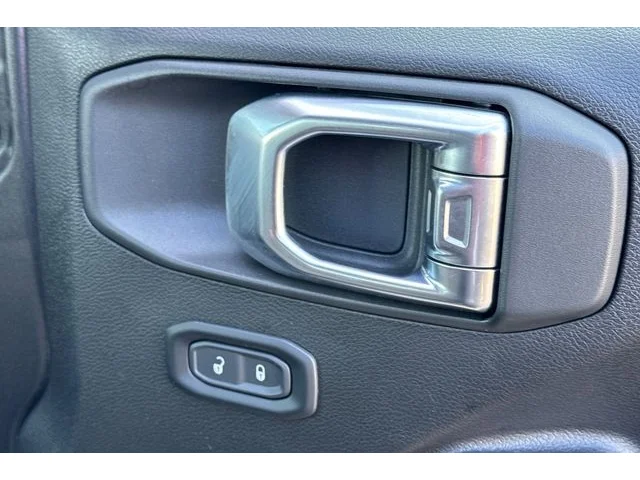 SEMINUEVOS JEEP Gladiator at ELK GROVE in Elk Grove Buick GMC