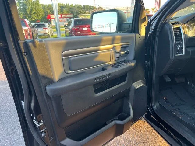 SEMINUEVOS RAM 1500 Classic a Estados en autogozo