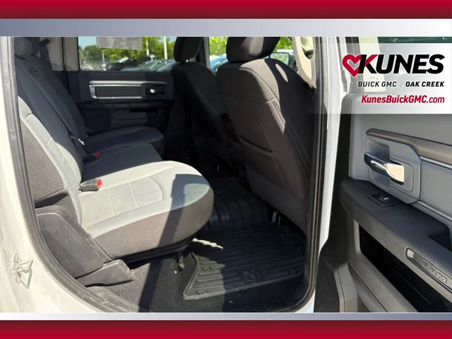 SEMINUEVOS RAM 1500 Classic a Estados en autogozo