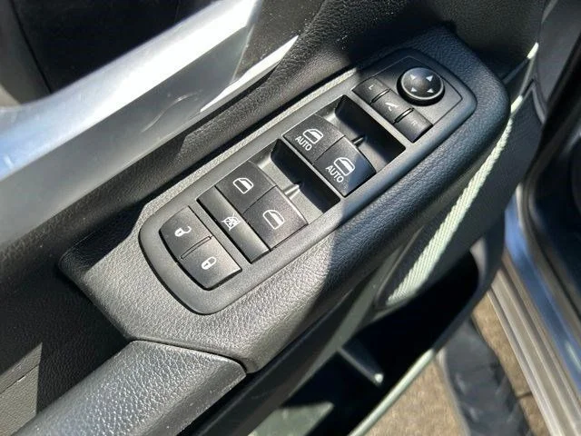 SEMINUEVOS RAM 1500 a Estados en autogozo