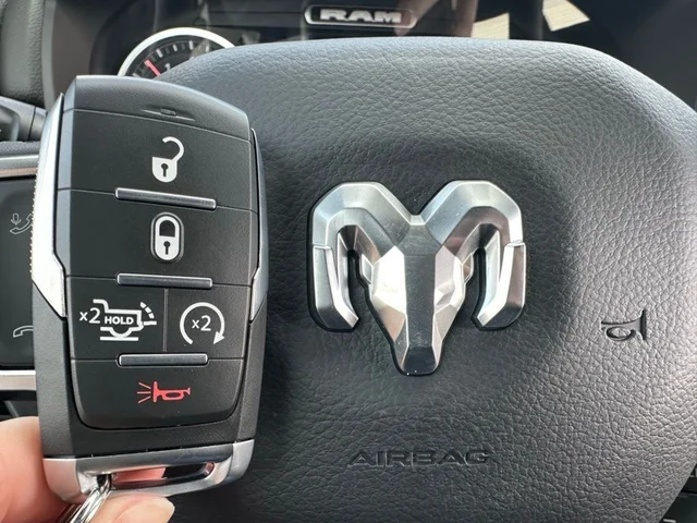 Nuevos RAM 1500 à Estados chez autogozo