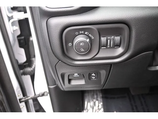 Nuevos RAM 1500 à Estados chez autogozo