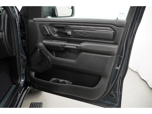 Nuevos RAM 1500 à Estados chez autogozo