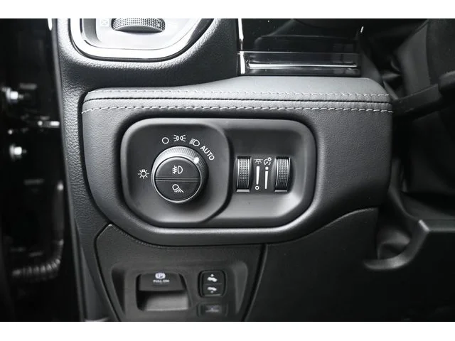 Nuevos RAM 1500 à Estados chez autogozo