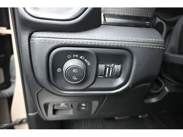 SEMINUEVOS RAM 1500 a Estados en autogozo