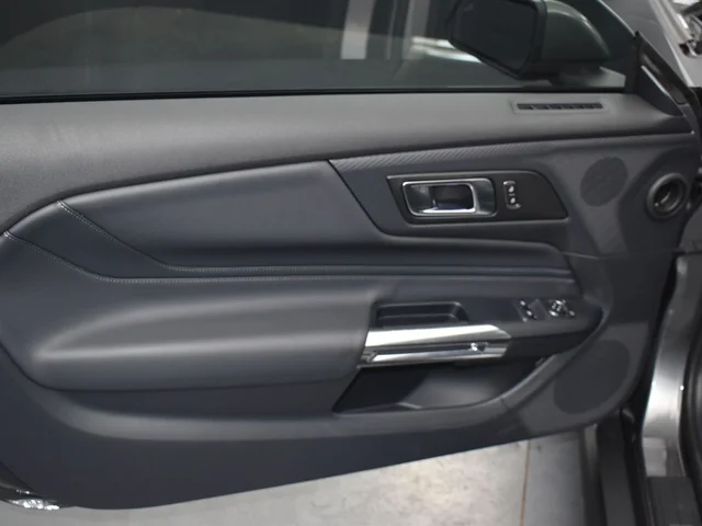 Nuevos FORD MUSTANG à Estados chez autogozo
