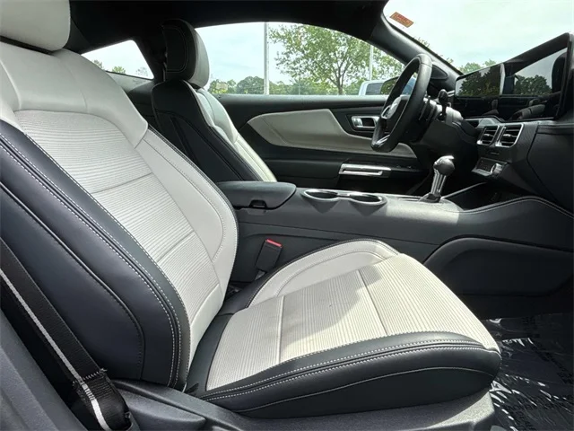 Nuevos FORD MUSTANG at Huntersville Ford in Huntersville