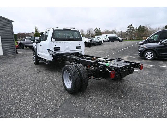 Nuevos FORD F-450SD à Estados chez autogozo