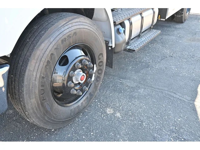 Nuevos FORD F-750SD à Estados chez autogozo