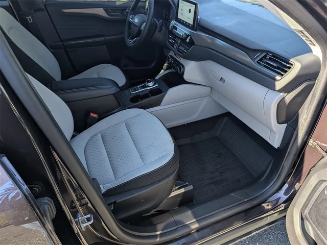 SEMINUEVOS FORD Escape at Kennesaw, in Town Center Nissan