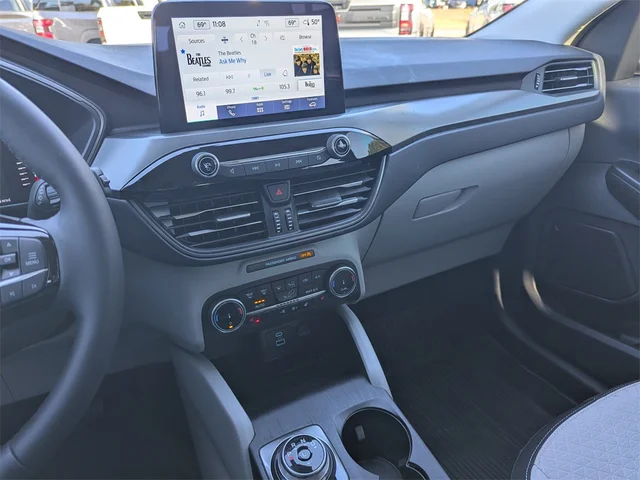 SEMINUEVOS FORD Escape at Kennesaw, in Town Center Nissan