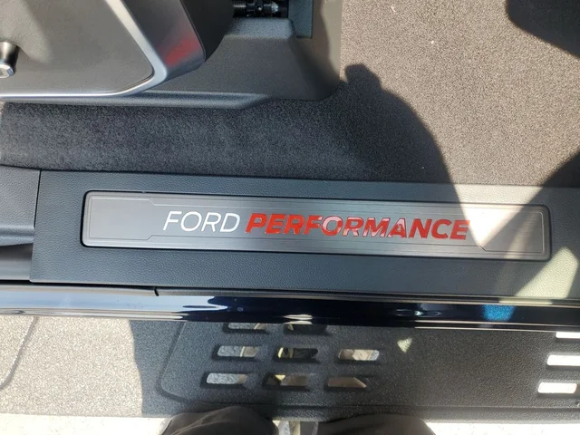 Nuevos FORD F-150 à Estados chez autogozo