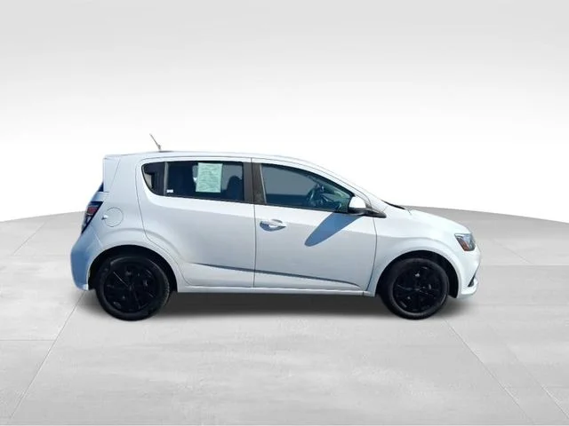 SEMINUEVOS CHEVROLET Sonic a Estados en autogozo
