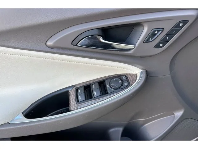 SEMINUEVOS CHEVROLET Malibu at ELK GROVE in Elk Grove Buick GMC