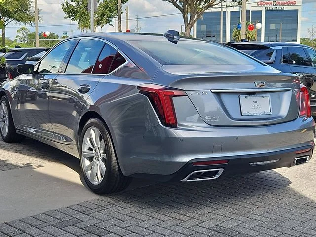 Nuevos CADILLAC CT5 à Estados chez autogozo