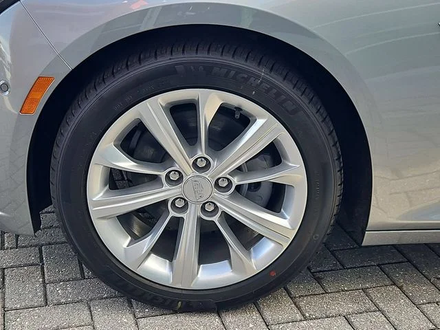 Nuevos CADILLAC CT5 à Estados chez autogozo