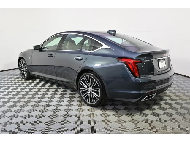 Nuevos CADILLAC CT5 à Estados chez autogozo